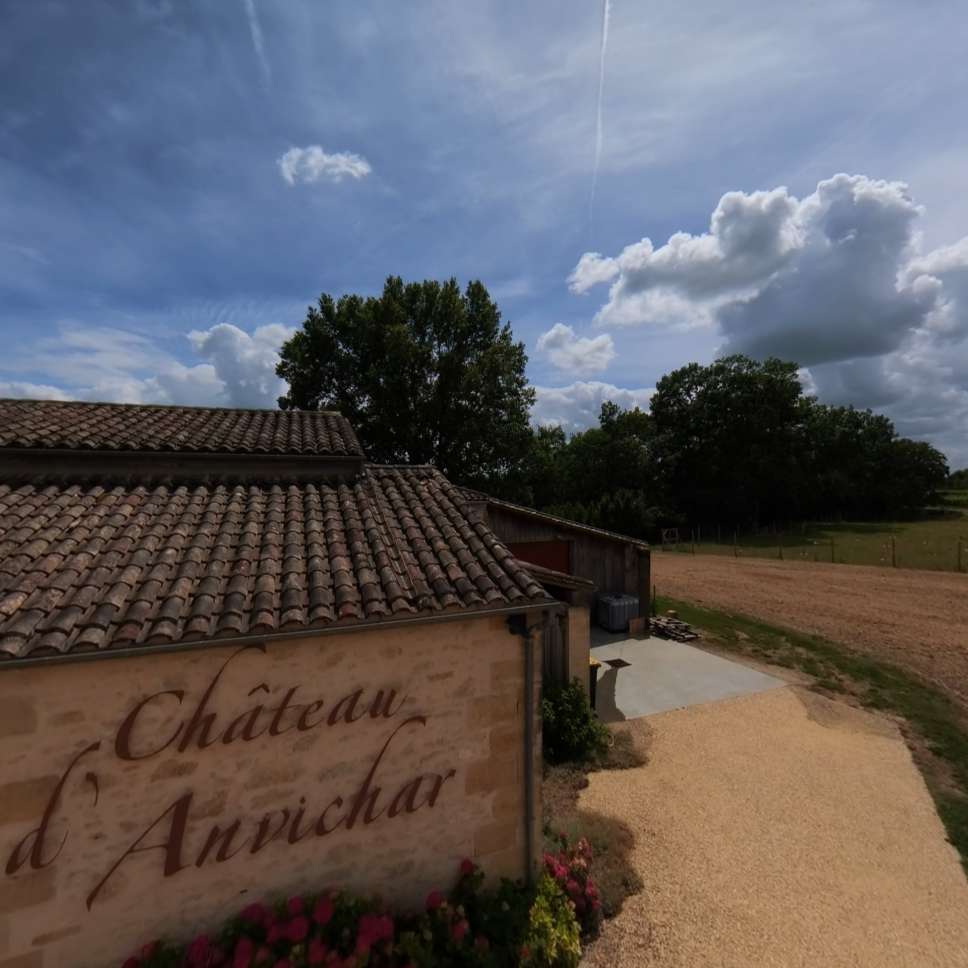 Flying around the estate (Portrait) - example of a flight to get perspective on the property.